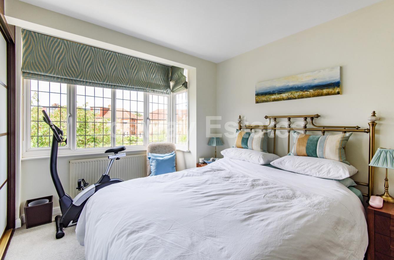Aberdare Gardens, Mill Hill